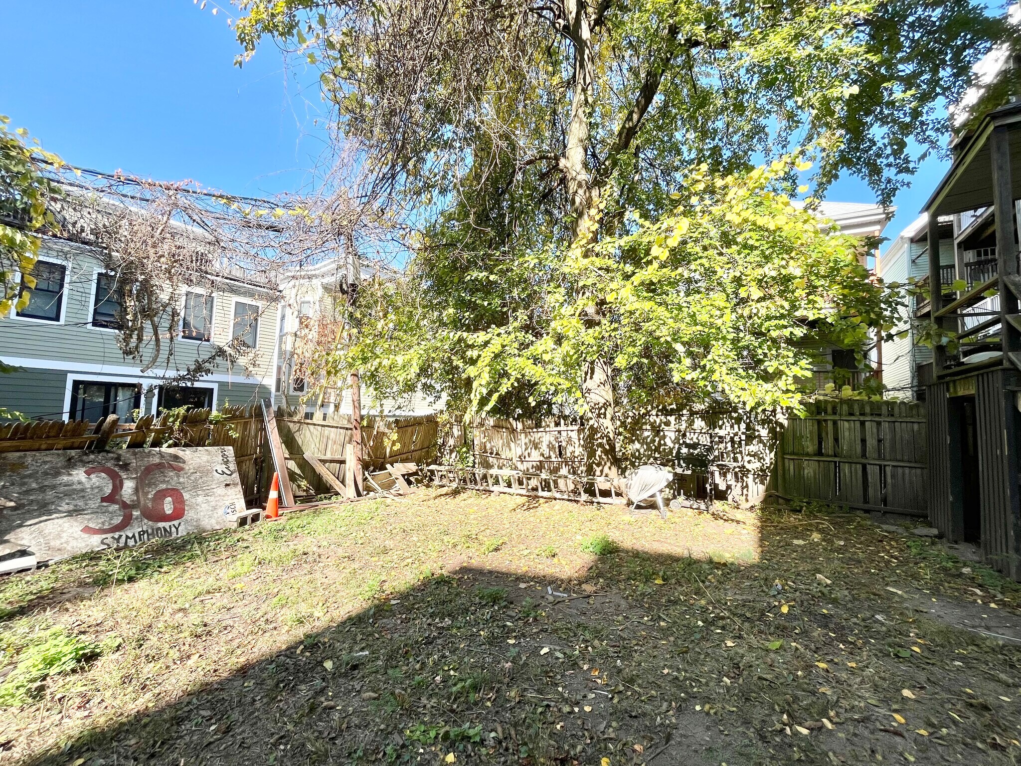 Building Photo - 5 Sachem St