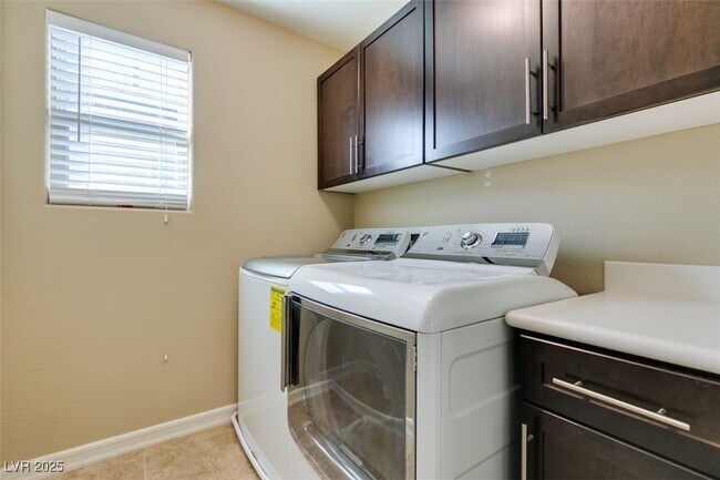 Building Photo - 1441 Brushback Ave