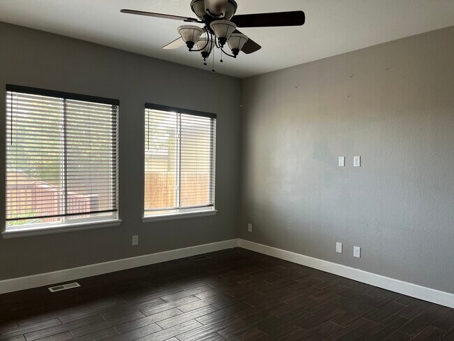 Building Photo - 9815 Eagle Creek Cir