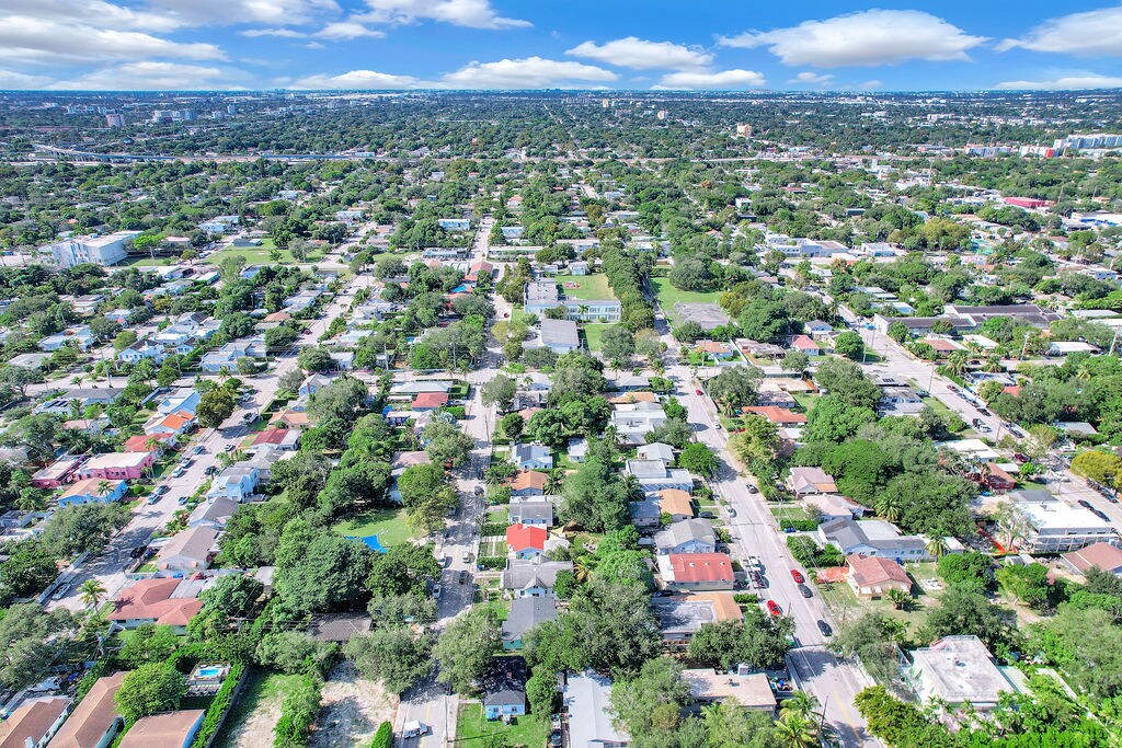 Building Photo - 47 NW 45th Ave