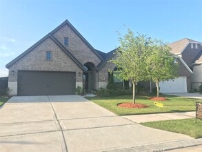 Building Photo - 23826 Via Viale Dr