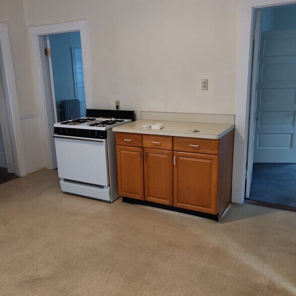 Building Photo - 149 Cedar St