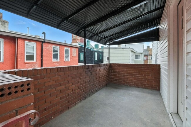 Building Photo - Luxury Rental - Southside Flats