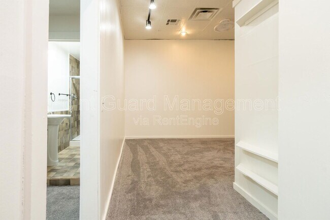 Building Photo - 518 E Douglas Ave