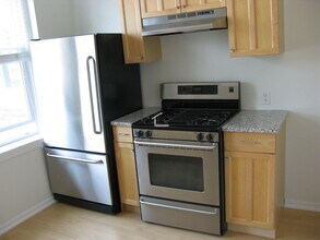 Building Photo - NO FEE!  GREAT 1 BED APARTMENT NEAR BOSTON COLLEGE AVAIL 8/1 ~ HT/HW INCLUDED