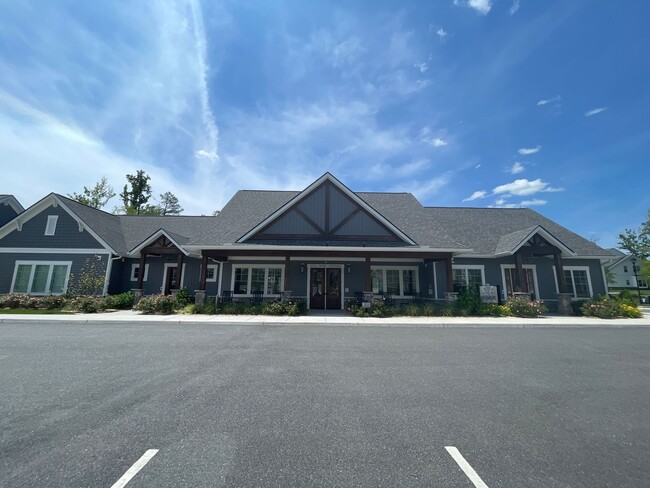 Building Photo - Wren | 3 Bed 2.5 Bath | Garage | 1729 sf