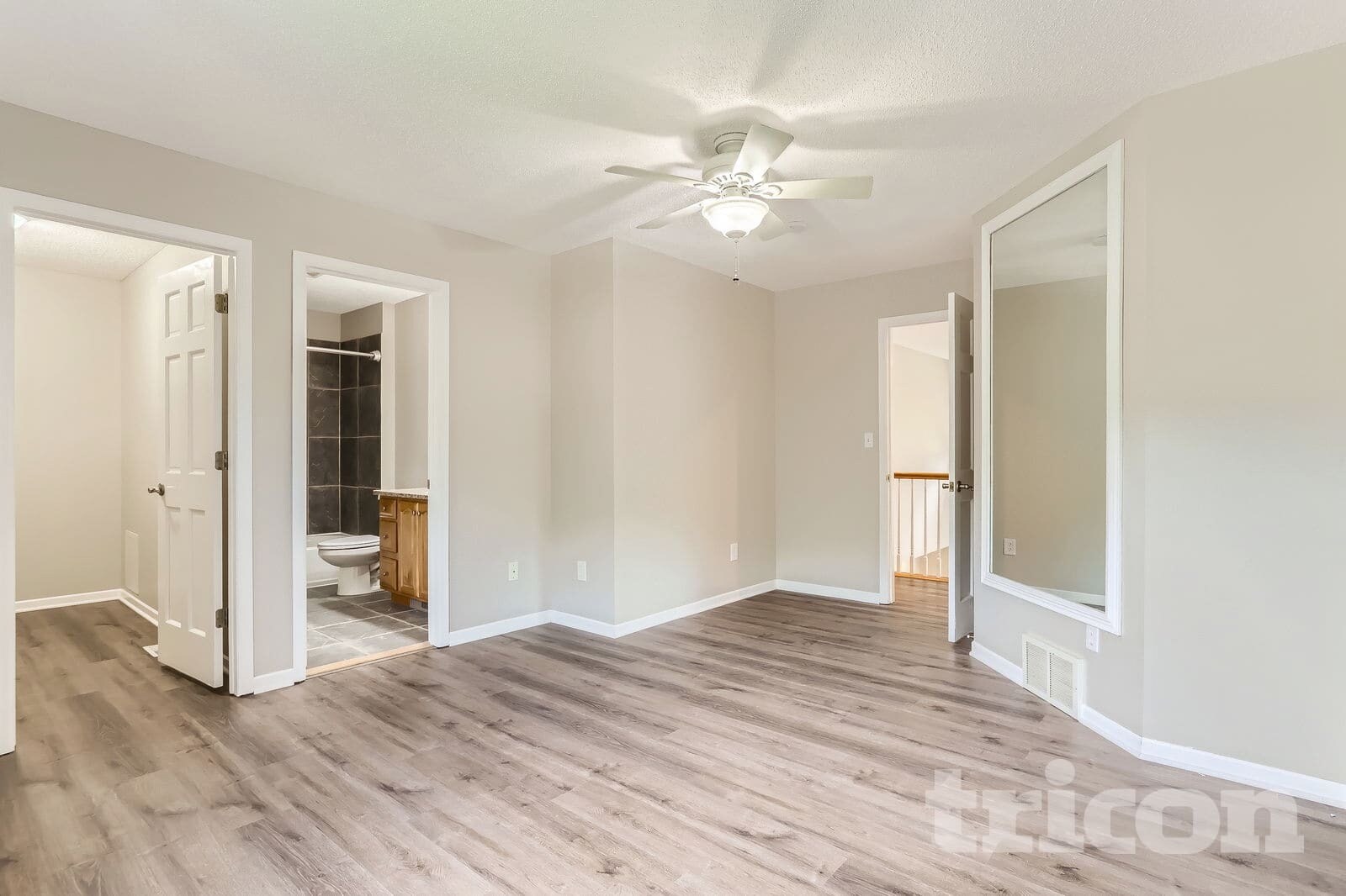 Building Photo - 15012 Viewcrest Ln