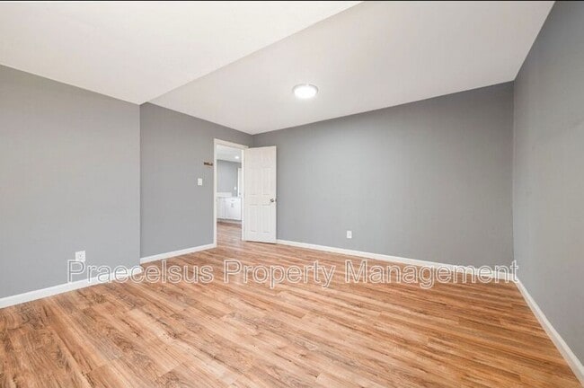 Building Photo - 311 Date St