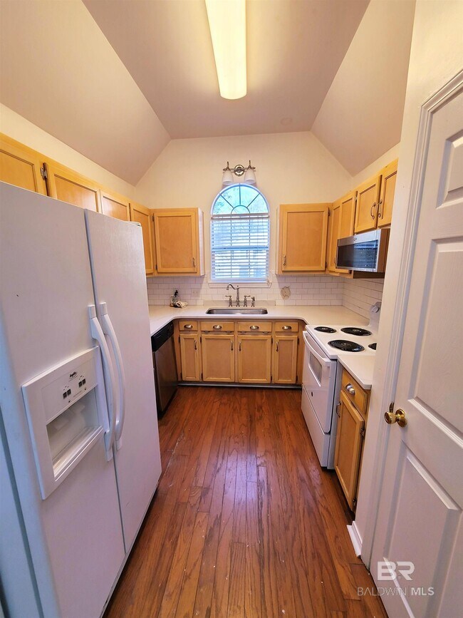 Building Photo - 123 Melanie Loop