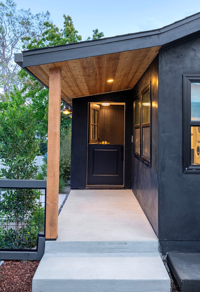 Building Photo - 23 Calaveras Ave