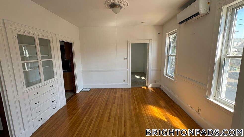 Building Photo - 32 Etna St