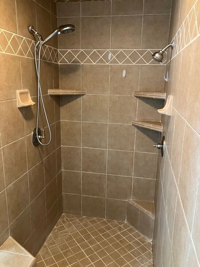 Building Photo - 8581 Van Allen Rd