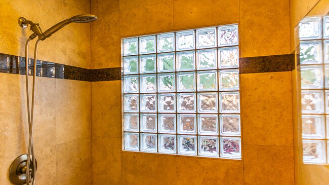 Building Photo - 53220 Avenida Navarro