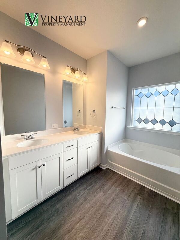 Building Photo - 247 Centennial Cir