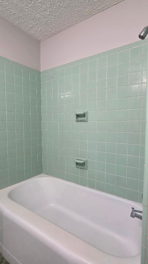 Building Photo - 4/1