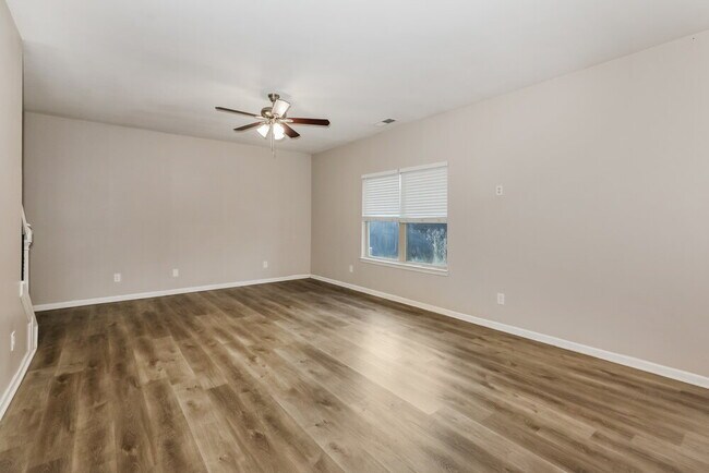 Building Photo - 11097 Wind Ridge Dr