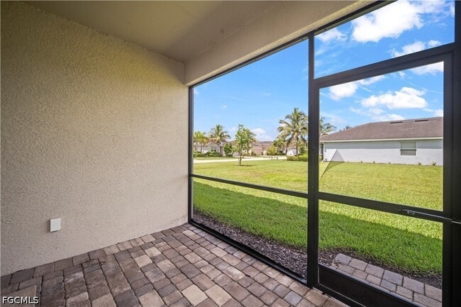 Building Photo - 4234 Bluegrass Dr