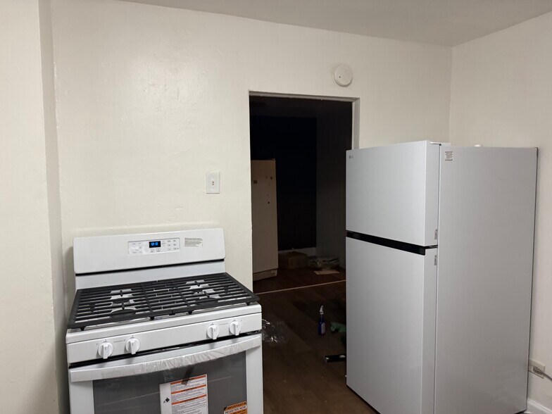 Appliances - 1318 Wood St