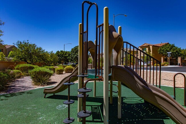Building Photo - Beautiful 3-Bedroom Home in the Gated Sedona Ranch Community