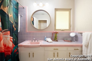 Building Photo - 606 Antler Dr