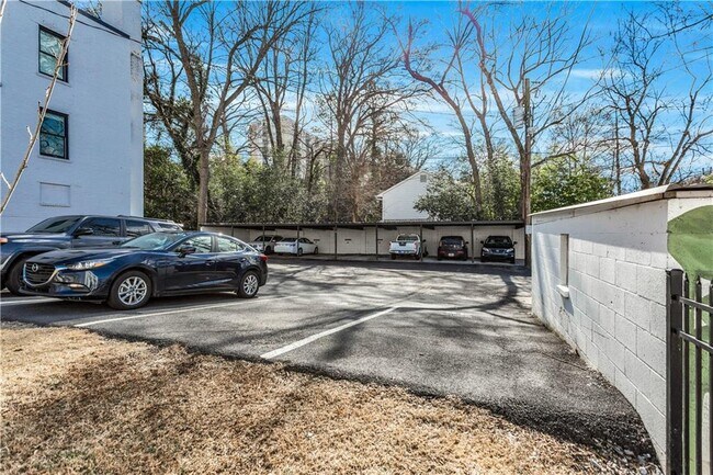 Building Photo - 88 Peachtree Memorial Dr NW