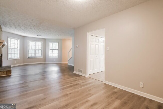 Building Photo - 2127 Atkinson Ln