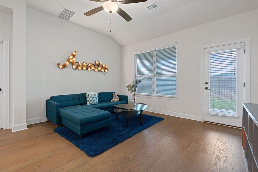 Building Photo - 6113 Dumfries Ln