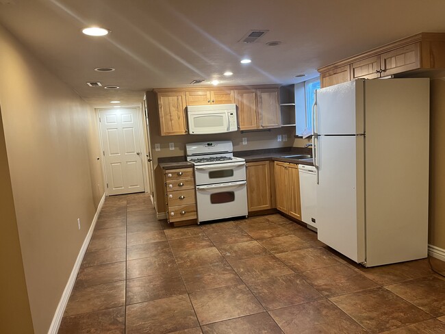 Kitchen - 9193 S Saxby Pl