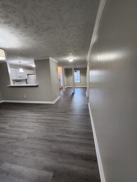Building Photo - 330 Bubble Creek Ct