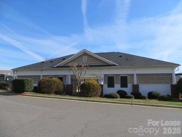Building Photo - 2052 Shady Pond Dr