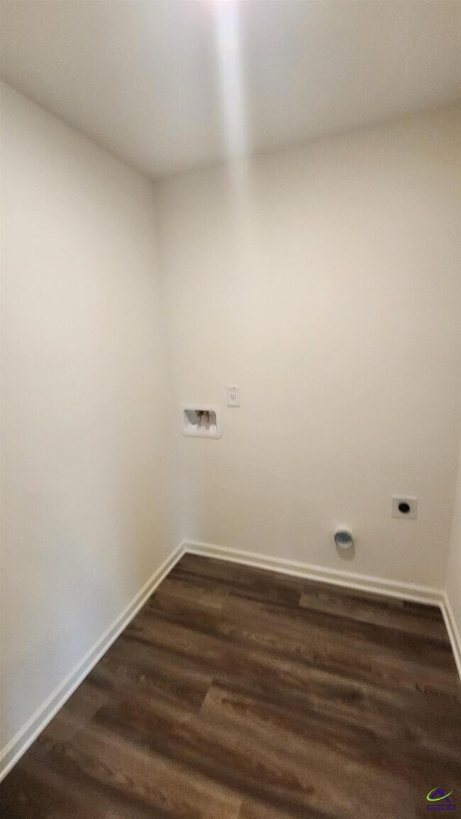 Building Photo - 502 Liberty Hall Dr