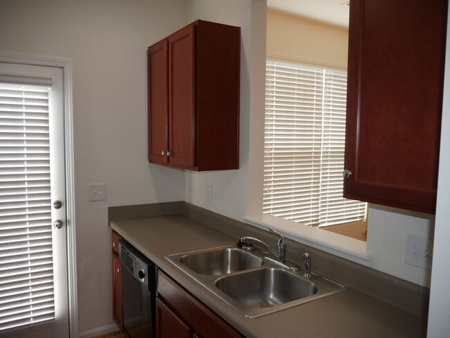 Building Photo - 2446 Hartfield Cir