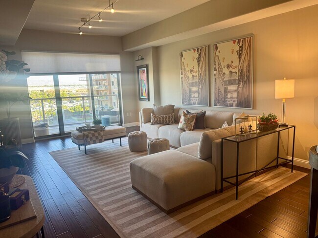 Primary Photo - Designer Furnished Beauty at One Las Vegas!