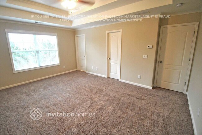 Building Photo - 649 Royal Crest Ct