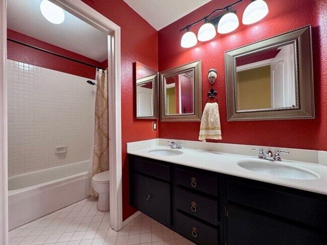 Building Photo - 5 bedroom South Temecula home with a Pool ...