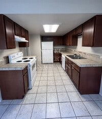 Building Photo - COLO370