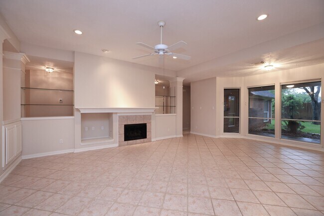 Building Photo - 17222 Leeside Dr