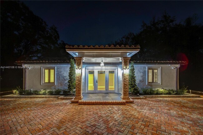 Building Photo - 9435 SW 100th St