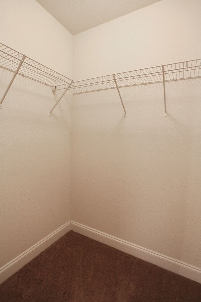 Building Photo - Eagles Landing Property Available August!