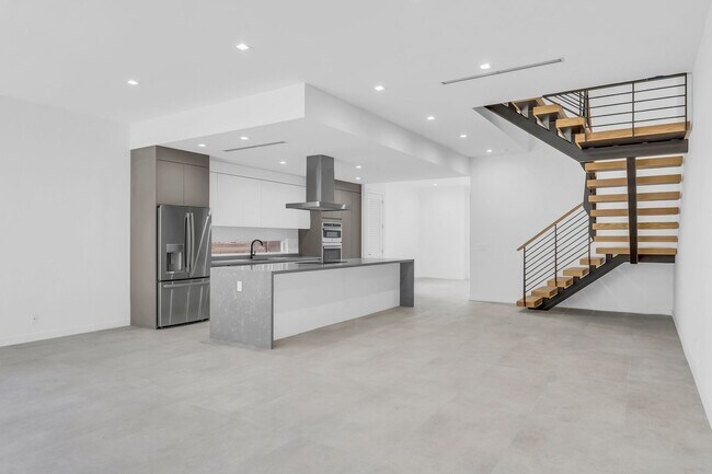 Building Photo - This beautiful new townhome  or rentoffers...