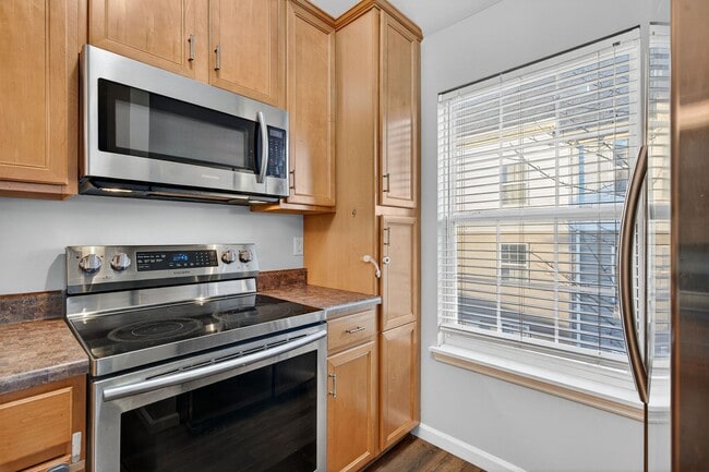 Building Photo - Available for Rent Now! Beautiful 2-Bedroom, 2-Bath Condo in a Prime Location!