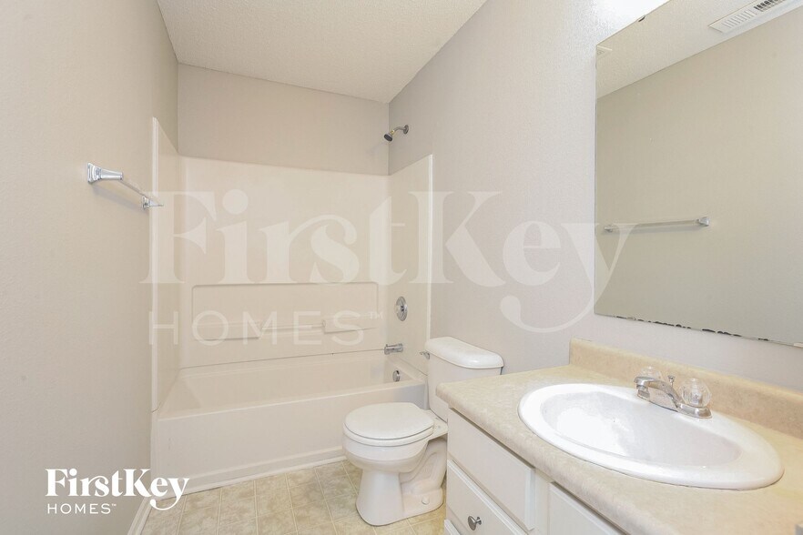 Building Photo - 12127 Maize Dr