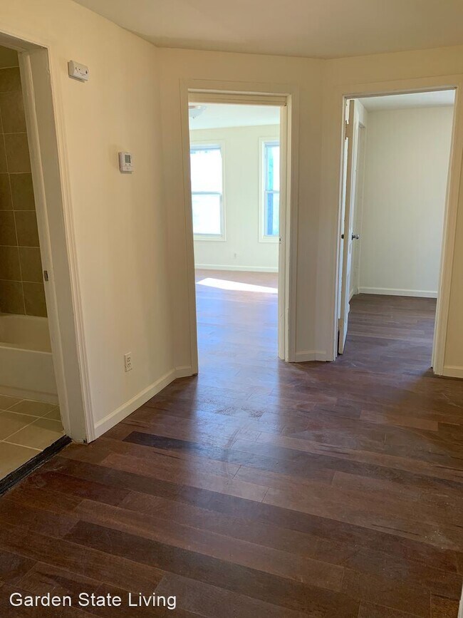 Building Photo - 7 br, 4 bath House - 253 Roseville Avenue