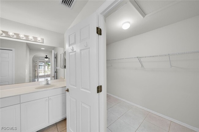 Building Photo - 1205 SW 14th Terrace