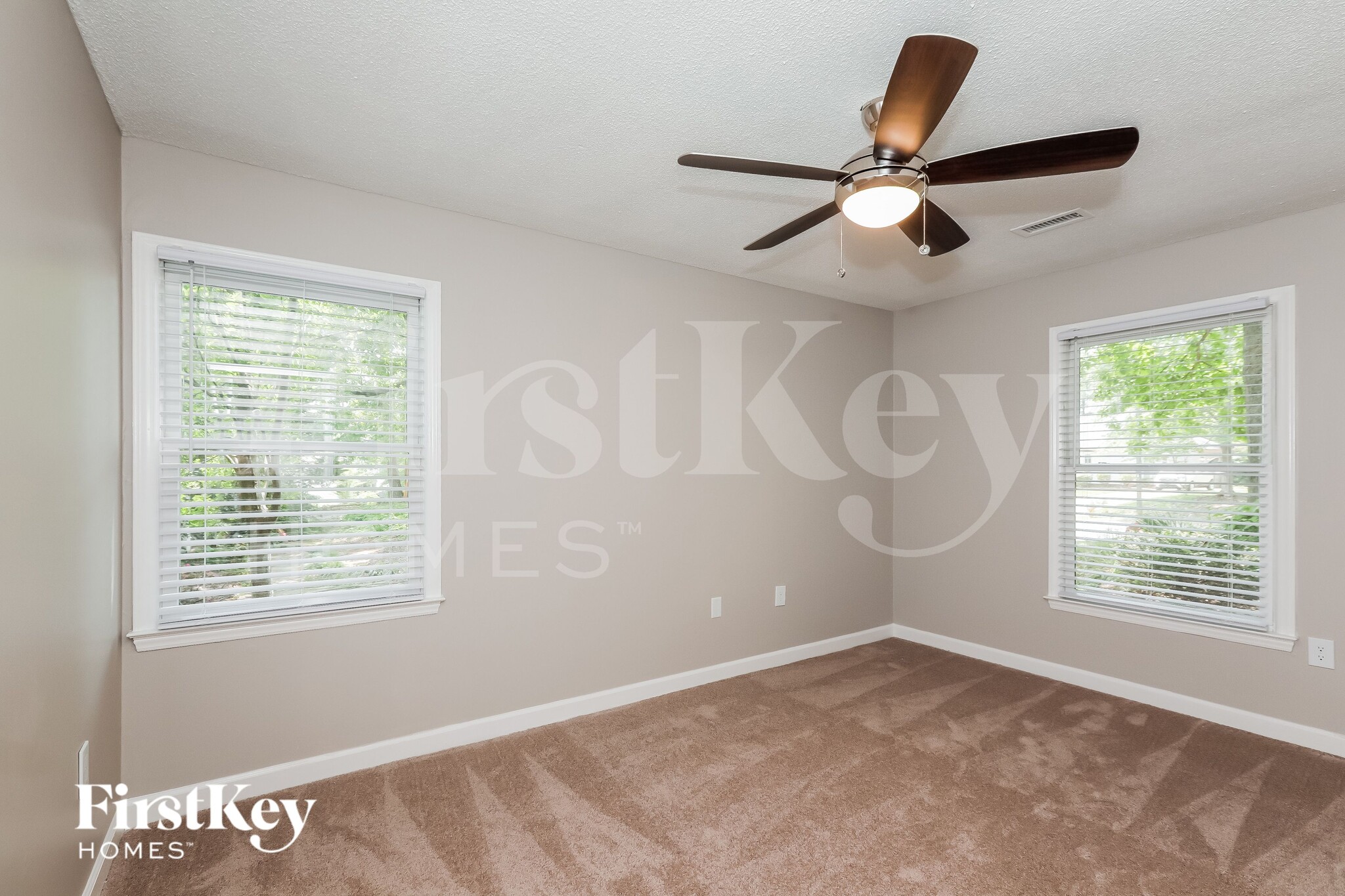 Building Photo - 4914 Chestnut Lake Dr