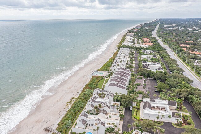 Building Photo - 8444 Oceanside Dr