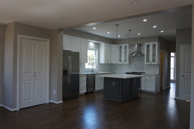 Primary Photo - 612 Tiffany Dr