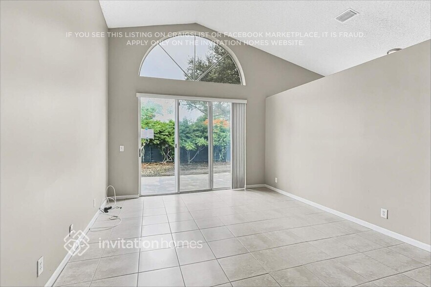 Building Photo - 7704 Thornlee Dr
