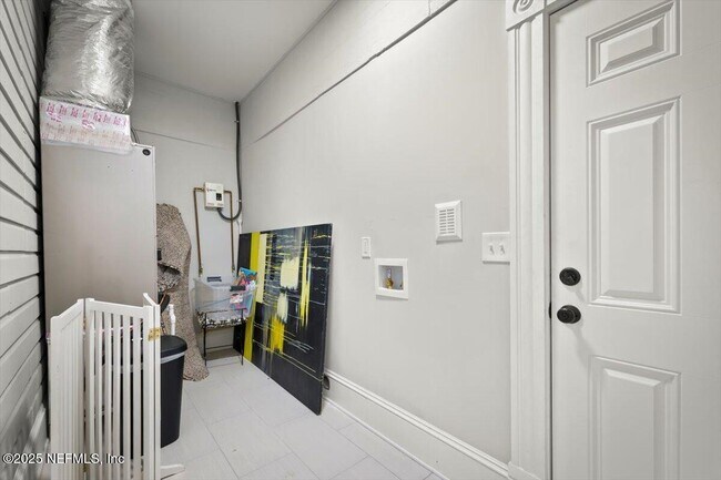 Building Photo - 1946 Redell St