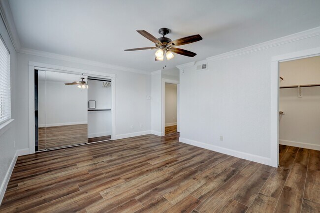 Building Photo - 1115 Augusta Dr